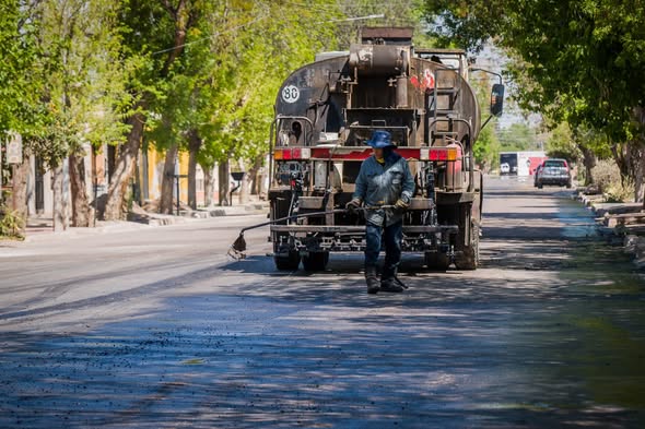 AVANZAN LAS OBRAS DE REASFALTADO EN EL BARRIO CÓRDOBA