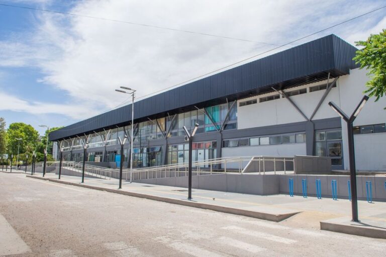 TERMINAL 1