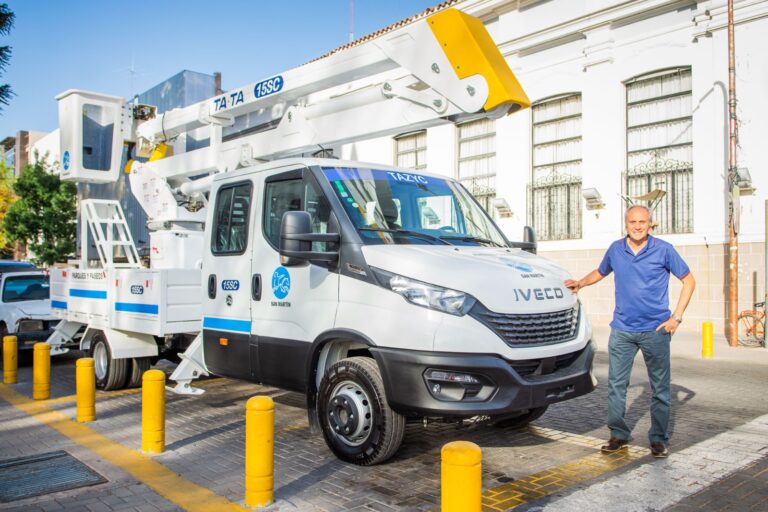 CAMION